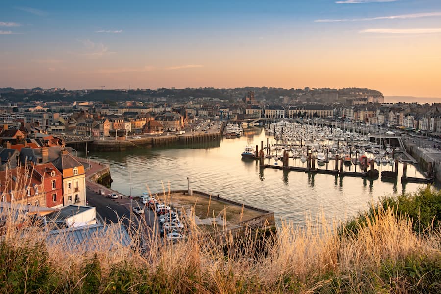 Dieppe et son port - Visiter la Seine-Maritime - Camping le Marqueval